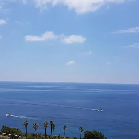 Con Piscina Su Terrazza Vista Mare 圣雷默