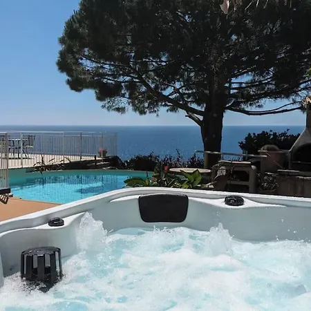 Con Piscina Su Terrazza Vista Mare 圣雷默