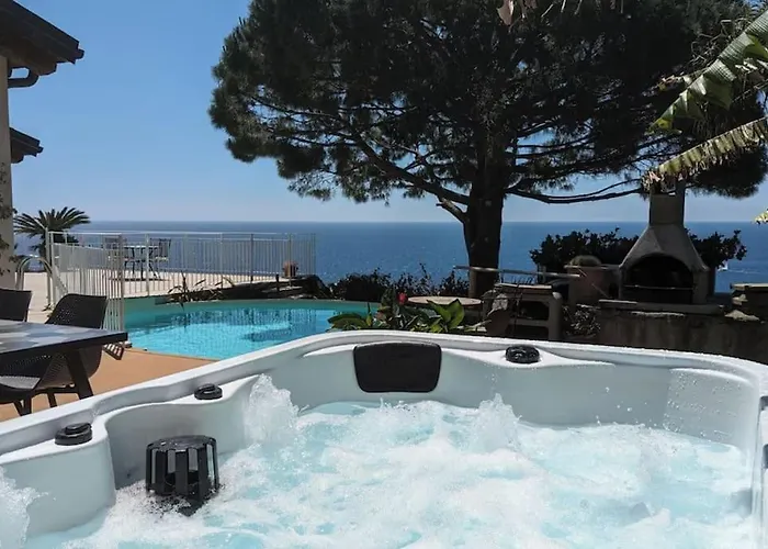 Con Piscina Su Terrazza Vista Mare Σαν Ρέμο
